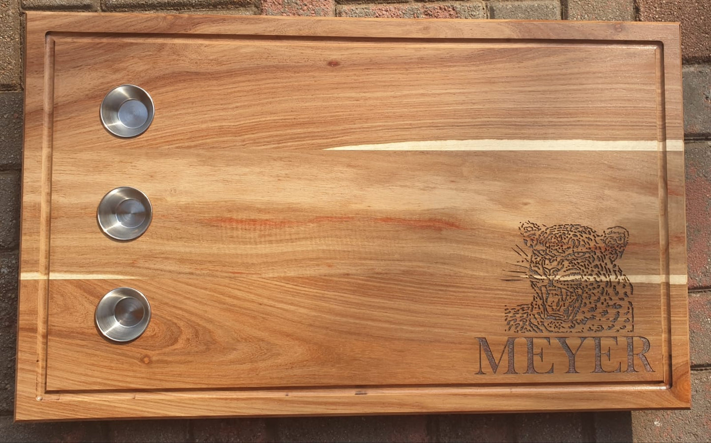 Personalized Kiaat board with 3 bowls